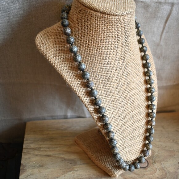 Vintage Pre-Loved Knotted Greyish Green Stone Beaded Necklace - Picture 3 of 3